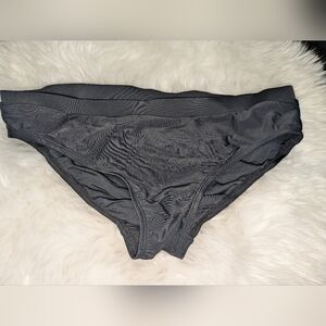 Liz Lange Women's Maternity Black Bathing Suit Bikini Bottom. Size M EUC